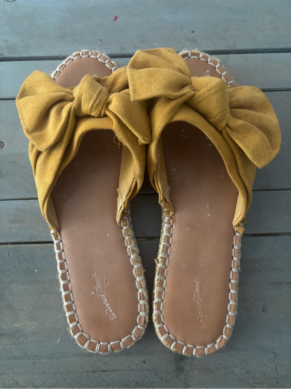 Universal Thread Lila Mustard Bow Slide Ons Size 7.5